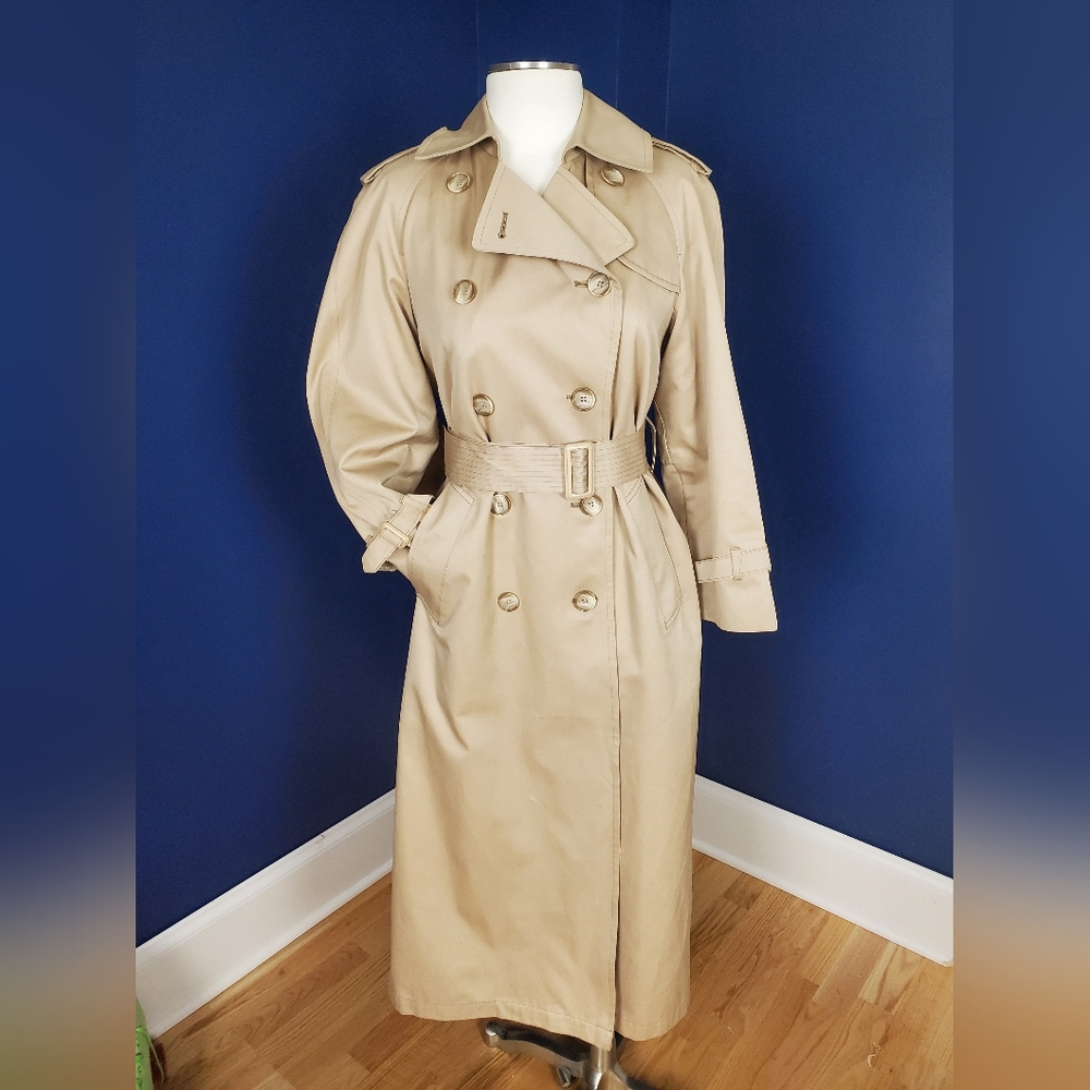 Vintage London Fog khaki trench coat with flannel lining, size 4